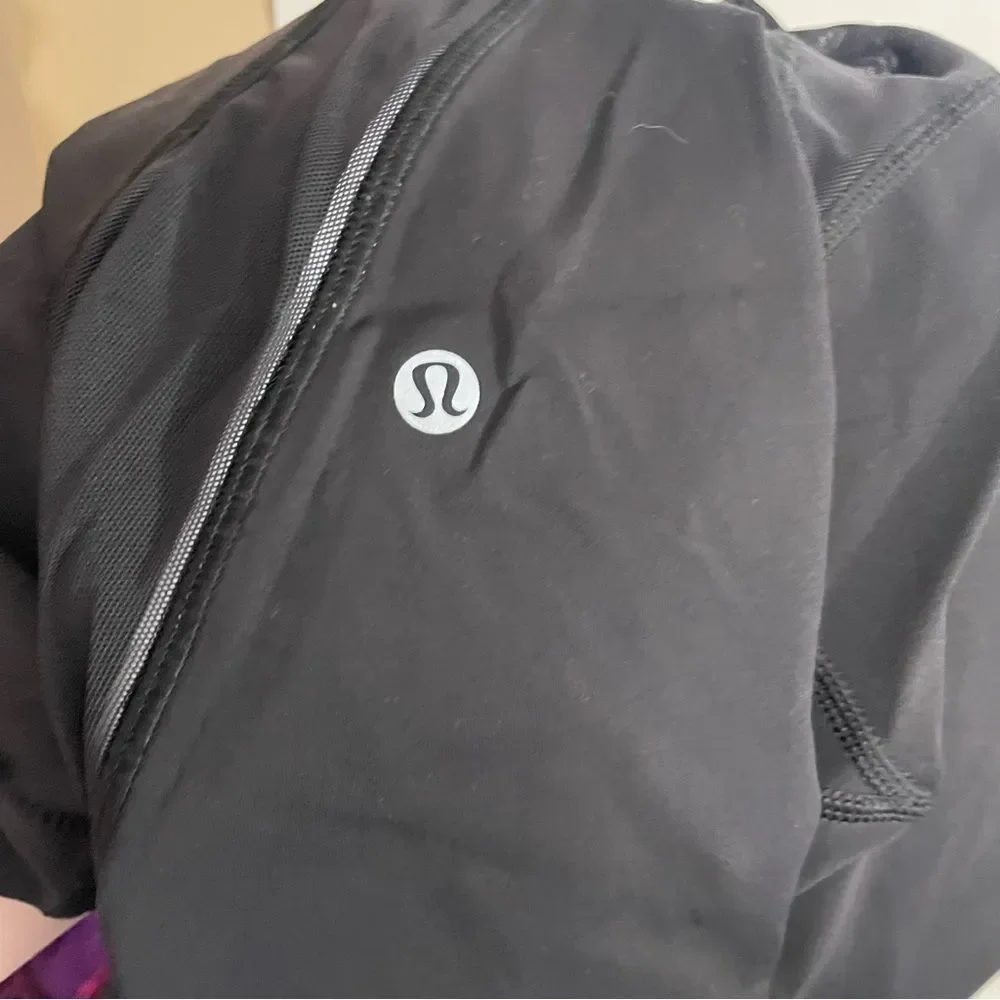 Lululemon Black Mid Rise Cropped Activewear Leggings